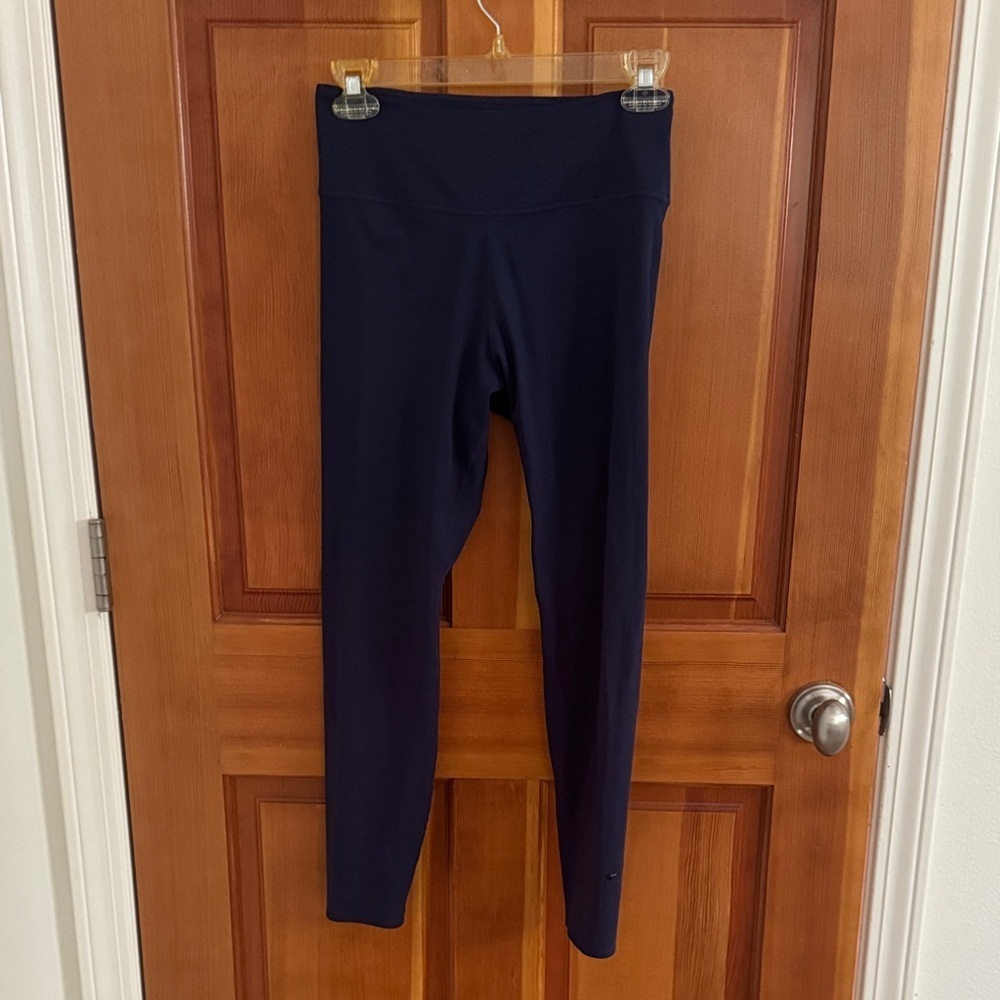 Nike Women's Navy Blue 7/8 yoga pants